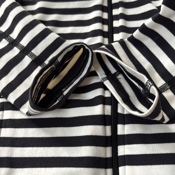 kate spade ♠️ Beyond Yoga jacket. - Picture 4 of 8